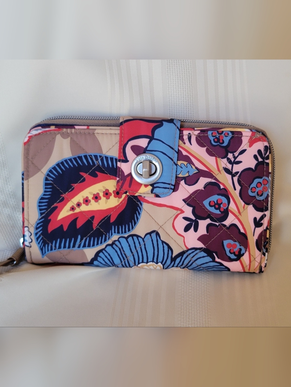 NWT Vera Bradley Turnlock Floral Zip Wallet